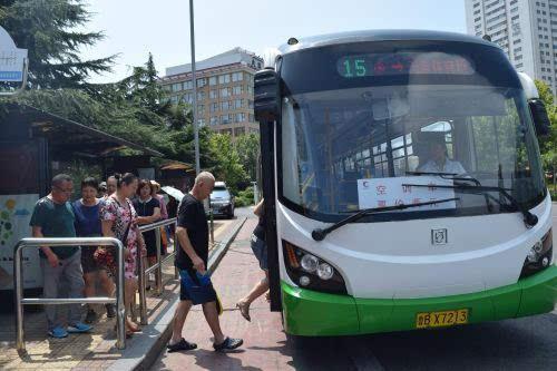 青岛公交爆料事件最新,真相与反思交织的公共安全风波  第1张